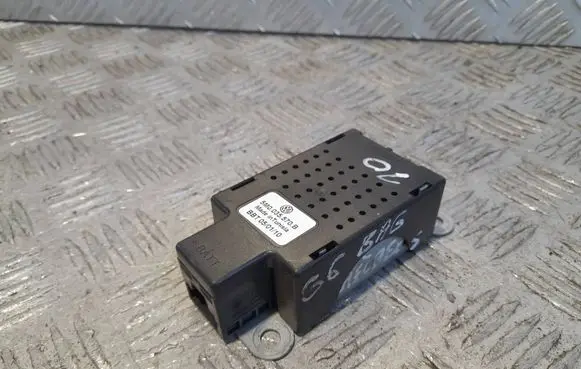 Volkswagen Golf VI Aerial antenna amplifier 5M0035570B