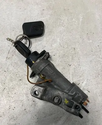 Volkswagen Golf IV Ignition lock 4B0905851C