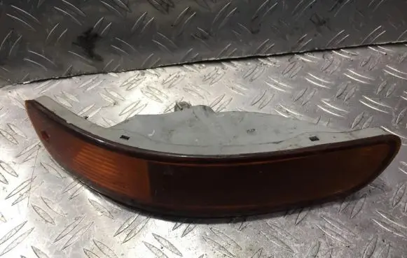 Toyota Corolla E100 Front indicator light