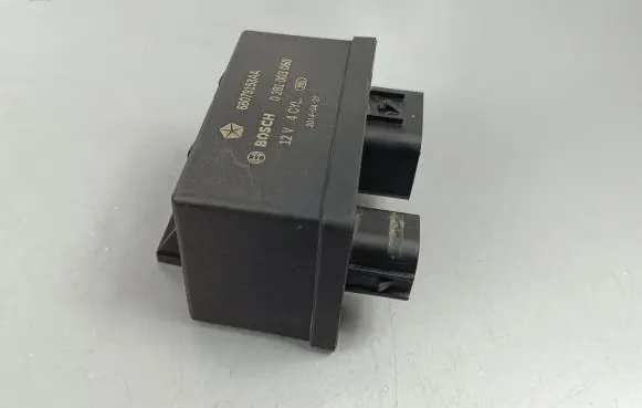 Jeep Cherokee Glow plug pre-heat relay 68079153AA
