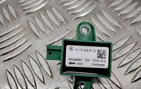 Mercedes-Benz E W212 Airbag deployment crash/impact sensor A1729056100