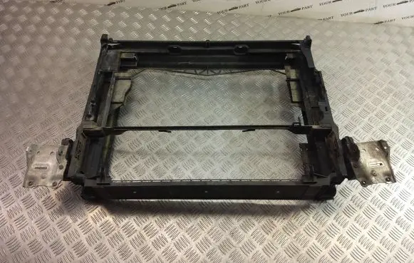 BMW 5 F10 F11 Radiator trim 8509174