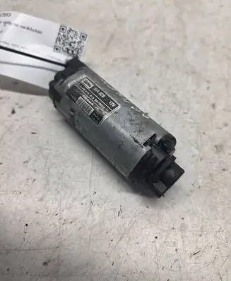 Peugeot 607 Seat adjustment motor 9470060D