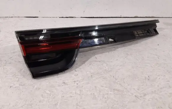 Porsche Panamera (971) Tailgate rear/tail lights