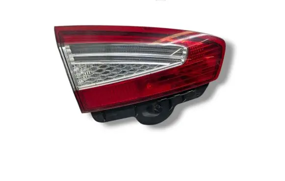Tailgate rear/tail lights