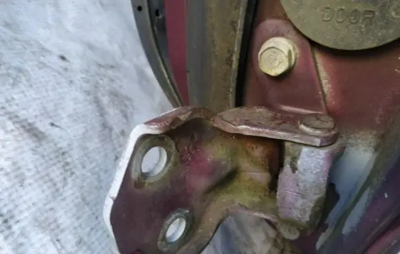 Front door upper hinge