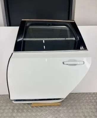 Volvo S90, V90 Rear door