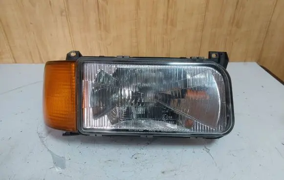 Volkswagen PASSAT B3 Headlight/headlamp 13348000