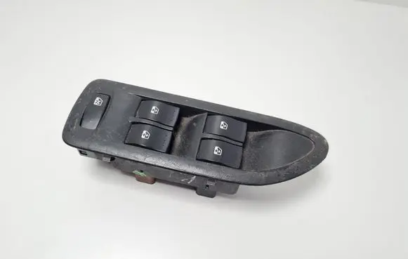 Renault Laguna II Electric window control switch 8200397298