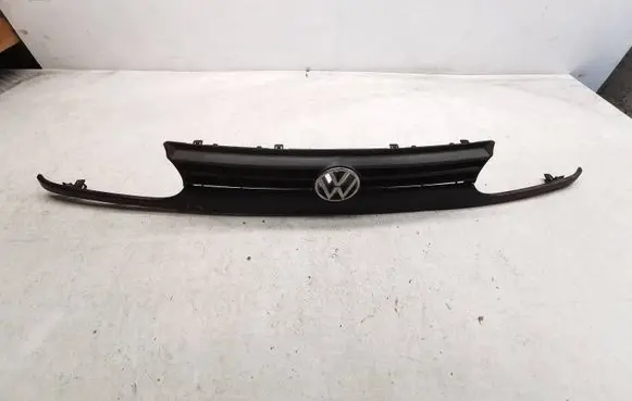 Volkswagen Golf III Front grill 1H6853653