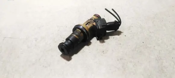 Volvo S70 V70 V70 XC Fuel injector 9125821