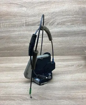 Toyota Corolla Verso AR10 Rear door lock 6F0700 TOYOTADOORLOCK
