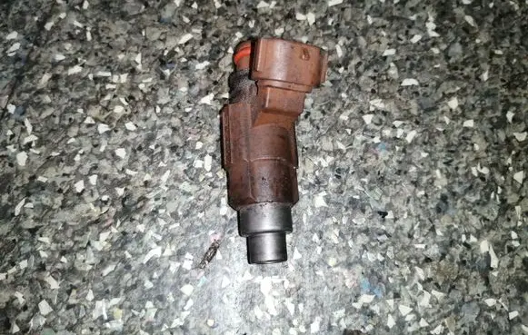 Mazda Premacy Fuel injectors set INP780