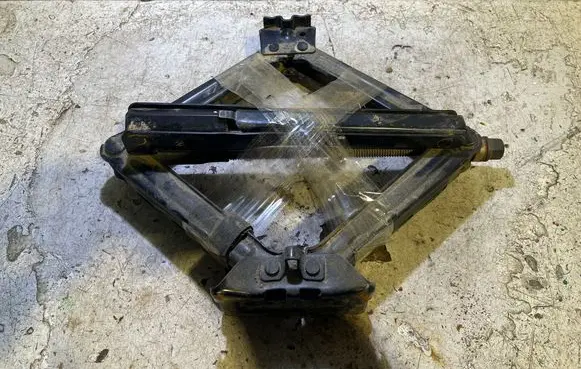 Ford Edge II Lift Jack HT4C17A078AB