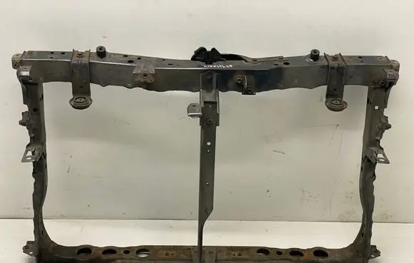 Toyota Avensis T270 Radiator support slam panel