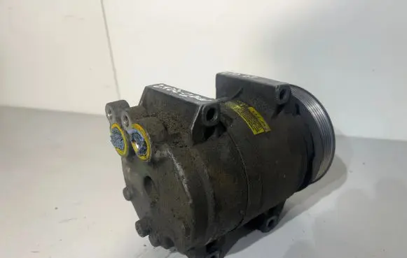 Volvo V70 Air conditioning (A/C) compressor (pump) 8708581