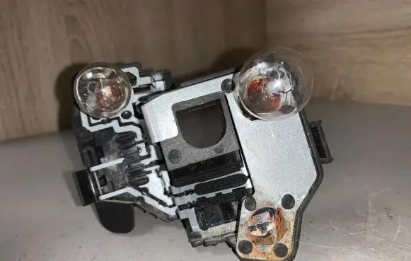 Peugeot 206 Tail light bulb cover holder