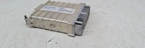 Volkswagen Golf II Engine control unit/module 71816759 0285007040 893907383