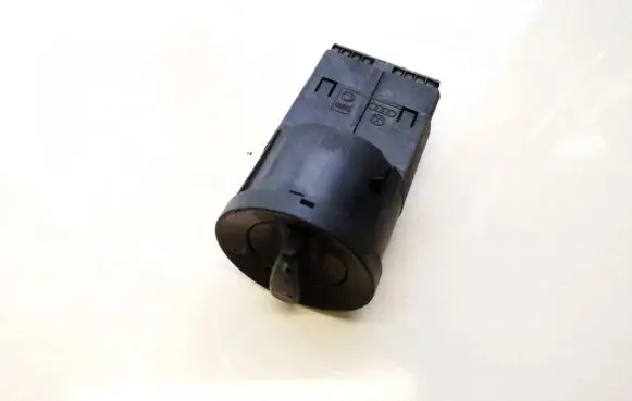 Volkswagen Golf IV Light switch 1c0941531