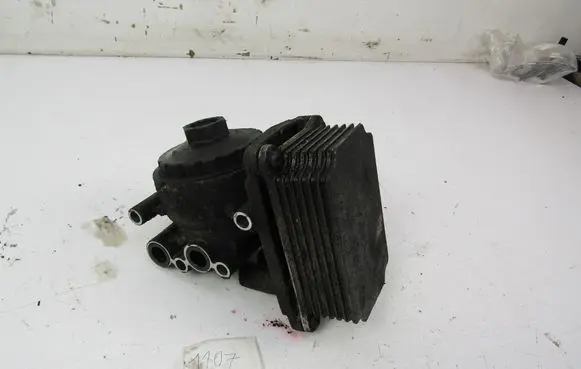 Ford Mondeo Mk III Oil filter mounting bracket 