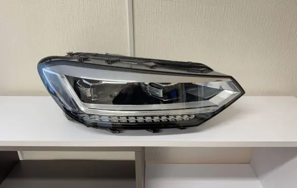 Volkswagen Touran III Headlight/headlamp 5TB941082B