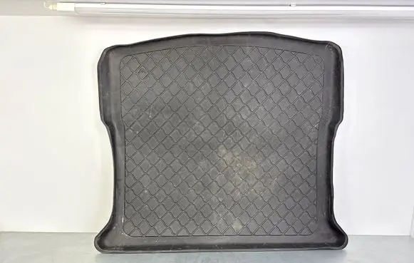 BMW 2 F46 Rubber trunk/boot mat liner GUA193167