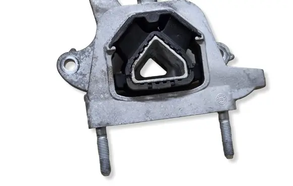 Opel Corsa F Engine mount bracket 9826551380