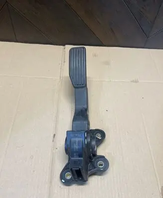 Honda HR-V Accelerator throttle pedal 14108935316 15338A1
