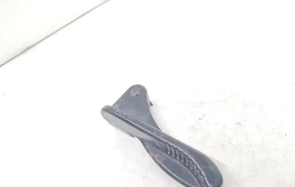 Iveco Daily 4th gen Engine bonnet (hood) release handle A739