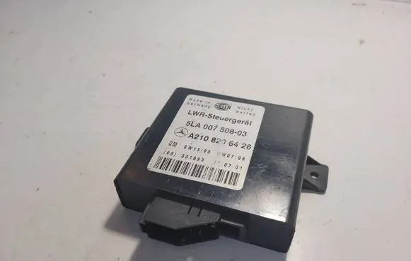 Mercedes-Benz E W210 Light module LCM A2108206426 301693 5LA00750803
