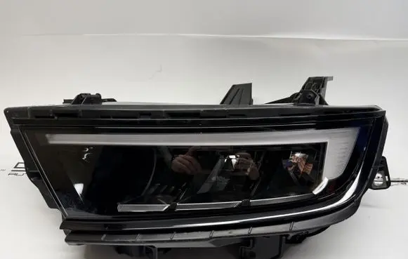 Opel Astra L Headlight/headlamp 9858777280