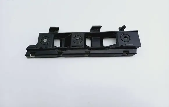 Volkswagen PASSAT B6 Front bumper mounting bracket 3C0807184