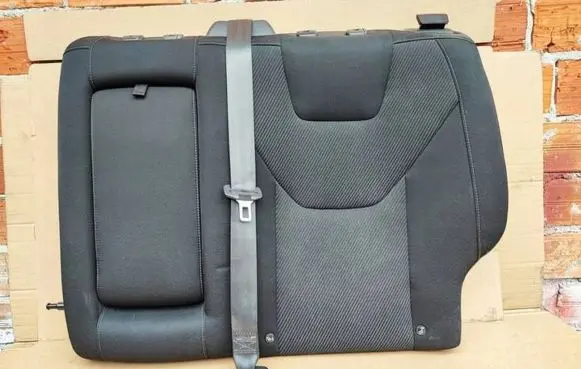 Ford Mondeo MK V Second row seats 