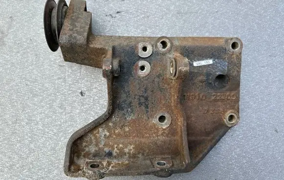 Nissan Patrol Y61 A/C compressor mount bracket 1191022J00