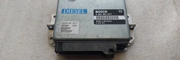 BMW 5 E34 Engine control unit/module 0281001077 2242211