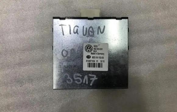 Volkswagen Tiguan Voltage converter/converter module 1K0919041