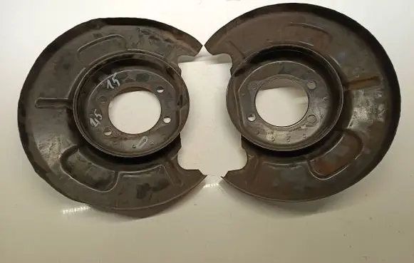 Subaru Outback (BS) Rear brake disc plate dust cover 26290AL03A 26290AL02A