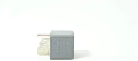 Audi A4 S4 B5 8D Other relay 8D0951253
