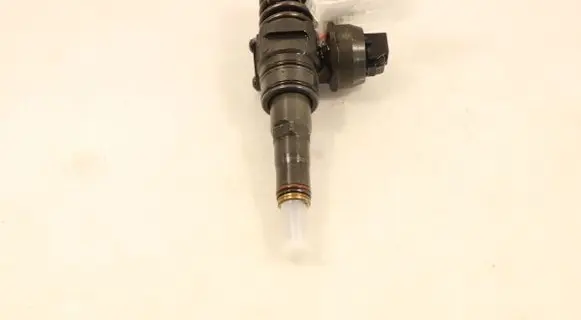 Skoda Octavia Mk2 (1Z) Fuel injector 0414720215