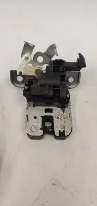 Audi A3 S3 8P Tailgate/trunk/boot lock/catch/latch 8K9827505A
