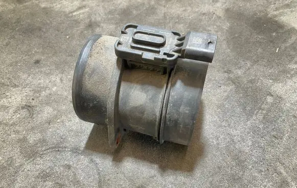 Mercedes-Benz Sprinter W906 Mass air flow meter A6450900048