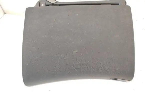 Glove box