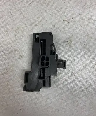 BMW 8 G15 Radiator mount bracket 8632126 17118632126