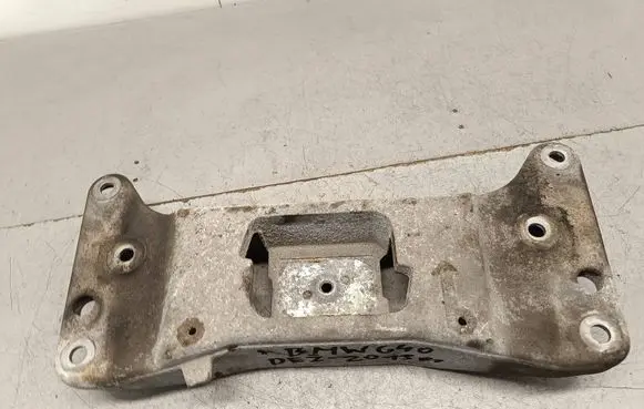BMW 6 F12 F13 Gearbox mounting bracket 