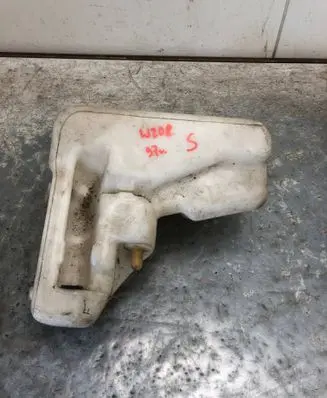 Mercedes-Benz CLK A208 C208 Windshield washer fluid reservoir/tank 2088690020