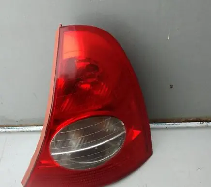 Renault Clio II Rear/tail lights X65PH2 8200071414