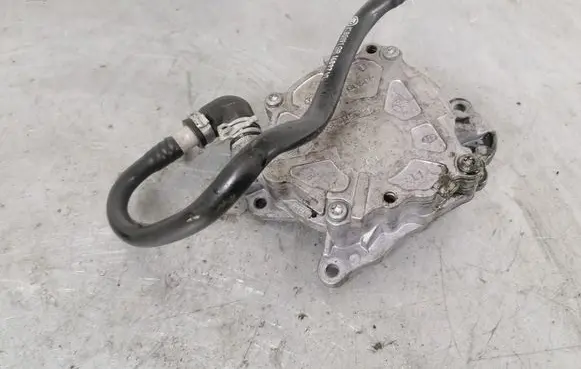 Audi A6 S6 C7 4G Vacuum pump 03L145100E
