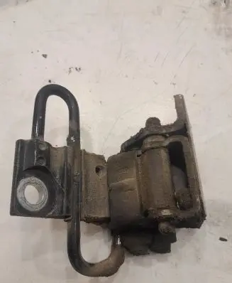 Skoda Octavia Mk2 (1Z) Rear door lower hinge