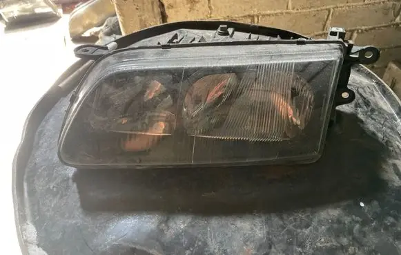 Mazda 626 Headlight/headlamp 305235350