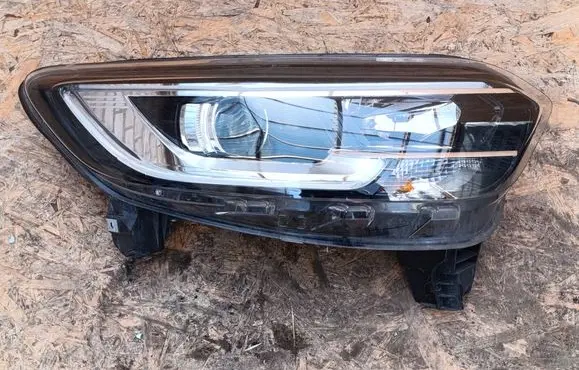 Renault Kadjar Headlight/headlamp 260107171R 01177008 7700800036307